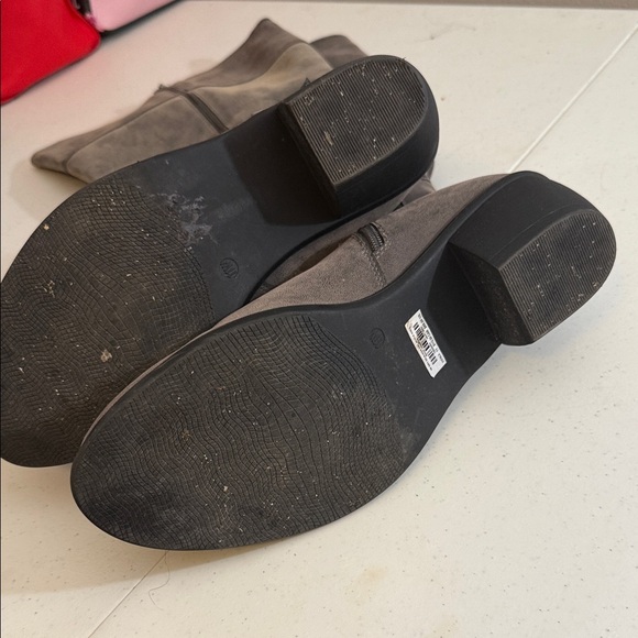 Pre-Loved Torrid Gray Heeled Boots 11W - Picture 3 of 7